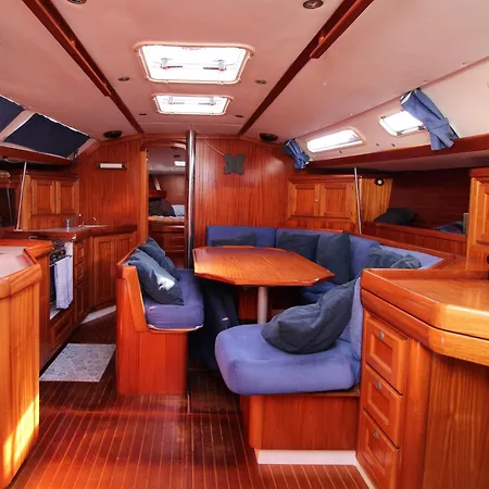 Botel Blu *
